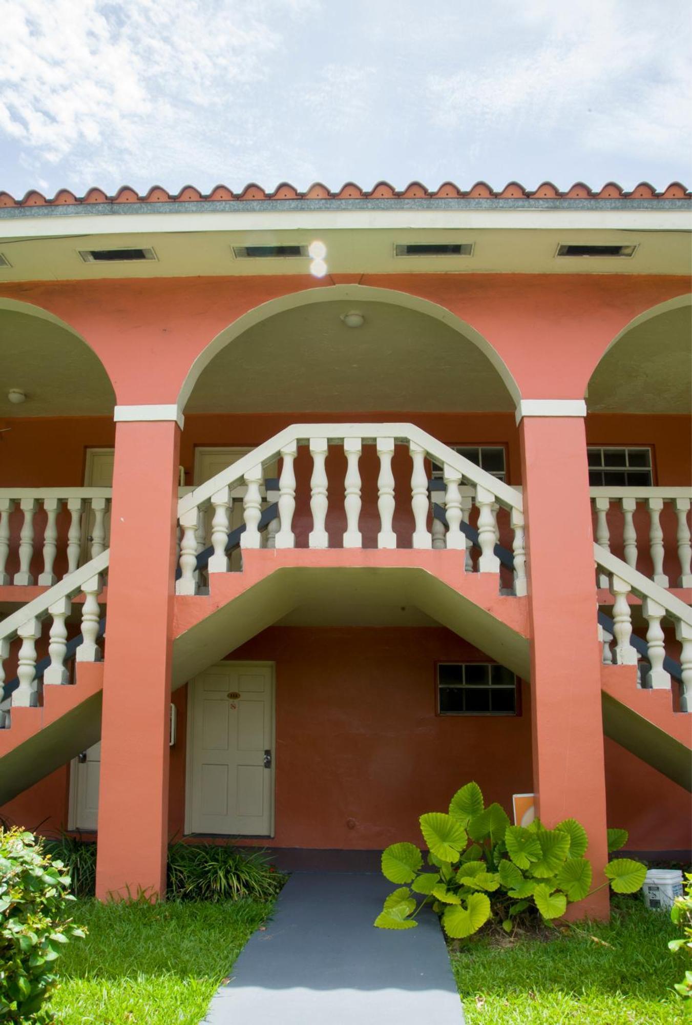 Gables Inn Coral Gables Extérieur photo